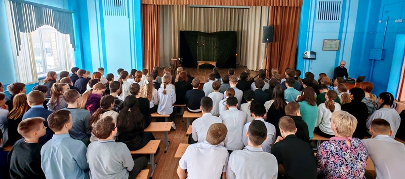 Музыкально-патриотическая программа "Время доблести".